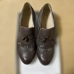 REGAL フリンジ付きブラウンヒール靴