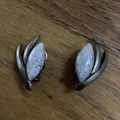 Item thumbnail for item c1a305c4-e9c9-4701-b8de-30f68c80a1ec