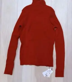 新品未使用　FAVORI 赤 ハイネックセーター 38