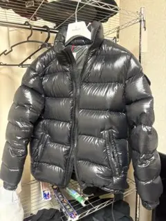 大人気MONCLER ブラック ダウンジャケット