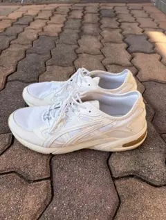 ASICS GEL-KAYANOホワイト スニーカー