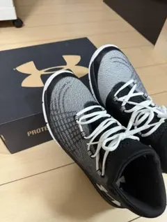 スニーカーのサムネイル