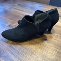 黒 スエード ブーティ 中ヒール