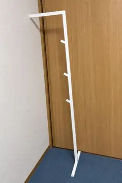 ハンドメイド シンプル ハンガーラック オフホワイト アイアン - メルカリ