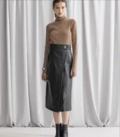 【STUDIOUS】アシンメトリーフェイクレザースカートのサムネイル