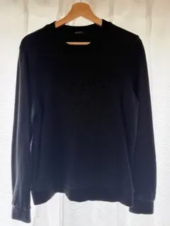 GUESS ブラック クルーネック トレーナー S
