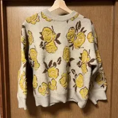 【値下げ】イエロー 花柄 ニット セーター 韓国コーデ　厚手 ヴィンテージ風