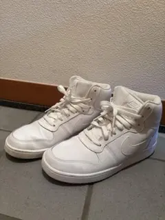 m*n様 Nike ホワイト ハイカットスニーカー