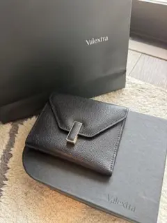 ⭐️新品未使用⭐️ Valextra イジィデ　三つ折り財布　コンパクトウォレット 楽天市場】Valextra ヴァレクストラ 三つ折り財布 イジィデ