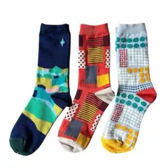 【３足セット】新品　レディースソックス　靴下　北欧　カラフル　可愛い　個性的