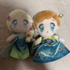新品タグ付 ディズニーストア tiny ぬいぐるみ キーチャーム アナ雪