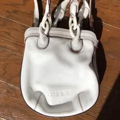ロエベ 白 ショルダーバッグ