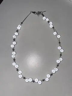 ホワイト光るパール風ビーズネックレス