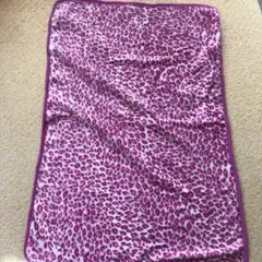 ピンクヒョウ柄フリースブランケット
