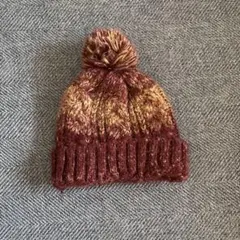 ポンポンニット帽