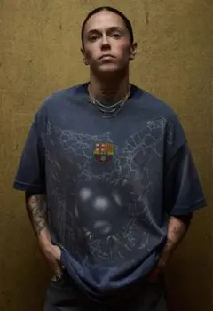 【新品】トラヴィス バルサ コラボ グラフィック Tシャツ Lサイズ Travis Scott着用 FCバルセロナ 限定コラボTシャツ L - メルカリ