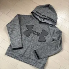 Under Armour グレー フード付きパーカー　130