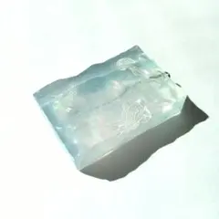 221　幻想クラゲ＊オーロラ仕上げの蓄光レジンチャーム　淡ミント×オーロラ×銀