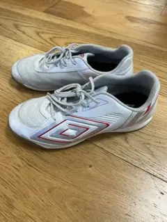 Umbro フットサルシューズ 室内用23.5