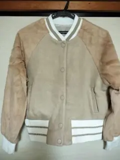 可愛いピンクベージュ スタジャン風ジャケット