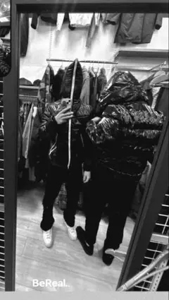 左　フード付きダウンジャケット ブラック　光沢　フルジップ　テカテカ