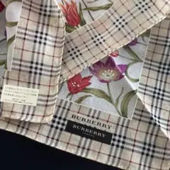 新品未使用　BURBERRY 大判　ハンカチ　ノバチェック×チューリップ柄