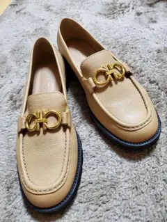 Salvatore Ferragamo サルヴァトーレ フェラガモ　ローファーのサムネイル