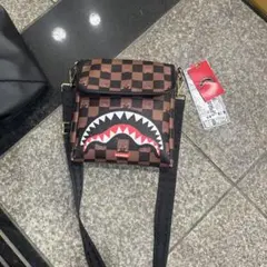 SPRAYGROUND】【ラスト1点！】THUNDERDRIPショルダーバッグ - メルカリ