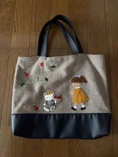 familiar トートバッグ デニム調 犬 チェリー アップリケ familiar トートバッグ デニム調 犬 チェリー アップリケ - メルカリ