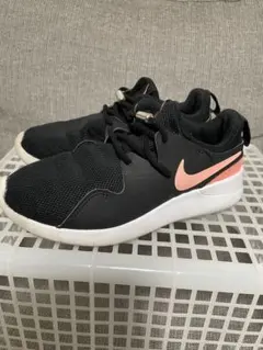 Nike ブラック/ピンク スニーカー　　18.5
