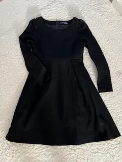オトナかわいいブラックワンピ　後リボン　上質ワンピ 　シンプルだけどかわいいのサムネイル