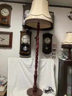 昭和レトロ フロアスタンド 花柄シェード 木製支柱 ツイスト