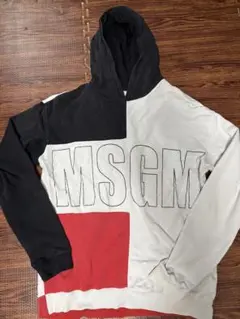MSGM パネルデザイン パーカー 黒/白/赤のサムネイル