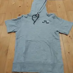 Nike グレー フード付き半袖トレーナー S