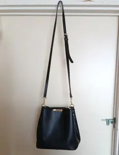 美品 レディース ショルダーバッグ ブラック フェイクレザー