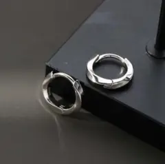 【新品未使用】フープピアス メンズ シルバーメッキ リングピアス ツイスト