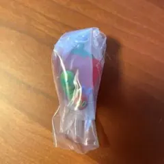 【新品未開封】はらぺこあおむし　めじるしアクセサリー ガチャ　イチゴ