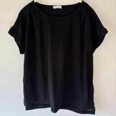 earth music&ecology ブラック半袖Tシャツ