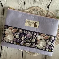お昼寝うさぎ インド刺繍リボン ファスナーポーチ
