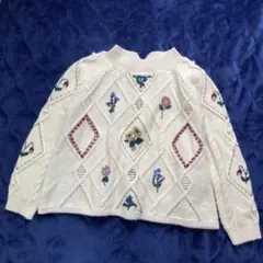 ホコモモラ　フラワー刺繍ケーブルニットカーディガン40 アイボリー　パッチワーク