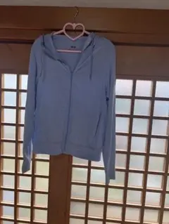 美品UNIQLO UVカットパーカー　色はライトブルー　サイズS