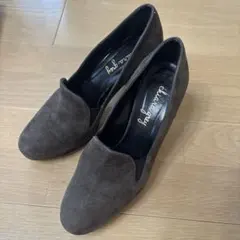 【中古品】ダークブラウン スエード パンプス　ヒール