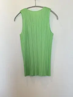 ISSEY MIYAKE PLEATS PLEASE タンクトップ - メルカリ
