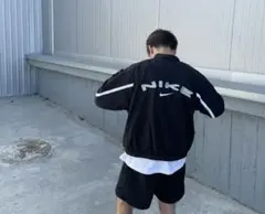 超激レア❗️90s Nike 黒 短丈ブルゾン バックロゴ刺繍 Mサイズ