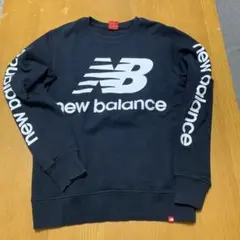 new balance ブラックトレーナー Sサイズ
