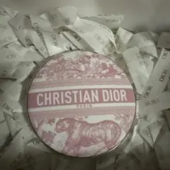 Dior ディオールスキン フォーエヴァーグロウルミナイザー 004 コーラル