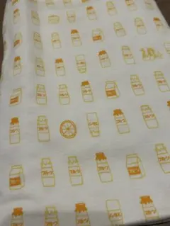 フルーツジュース柄　ニット生地