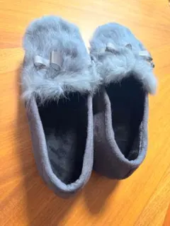 グレー ファーリボン付きモカシン