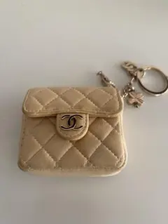 CHANEL シャネル　ベージュ ミニミニマトラッセ　チャーム　キーホルダー