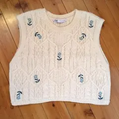 ZARA アイボリー ニットベスト